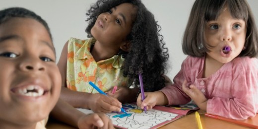 Période propice aux bons mots d’enfants qu’on note en anecdote… la tranche d’âge 3-5 ans est colorée chez certains par un petit zozotement