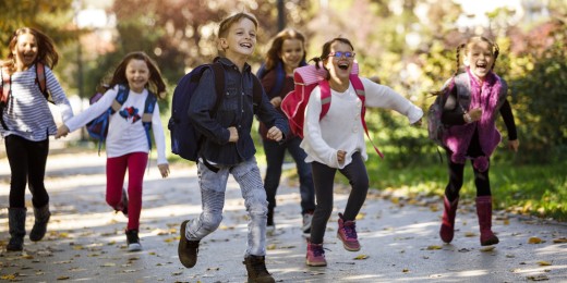 Au sein ou en dehors de l’école, quel est le bon dosage pour les activités des enfants