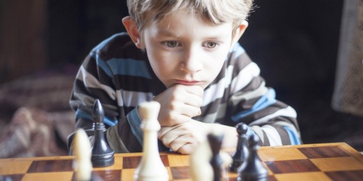De tout temps on a reconnu les fonctions pédagogiques, éducatives et formatives du jeu d’échec