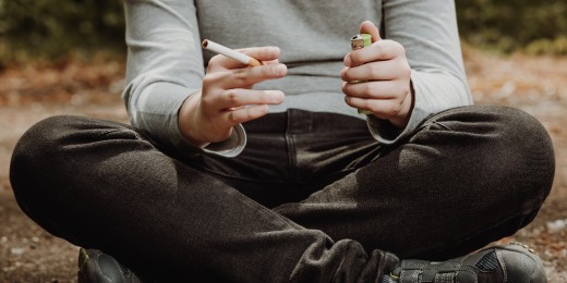 Les parents ne savent pas toujours comment réagir quand ils découvrent que leur ado fume