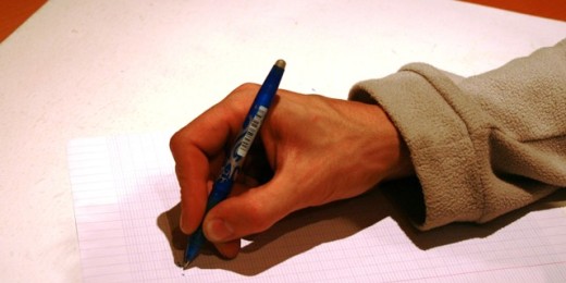 Bien tenir son stylo pour une écriture plus fluide, plus lisible, un apprentissage du primaire