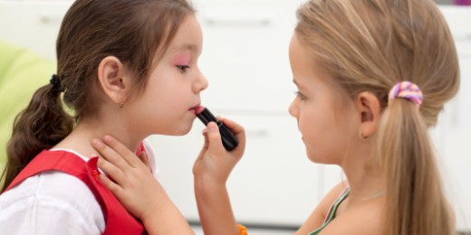 Choquante ou inévitable parce qu’en phase avec l’évolution de notre société pour d’autres, l’hypersexualisation des enfants ne laisse personne indifférent