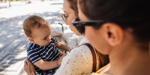 Comment réagir quand, en tant que parent, on reçoit des conseils de toutes parts ?