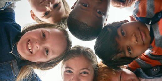 On parle de l’enfant qui se développe, qui se construit, qui grandit. Mais, au fond, cela veut dire quoi, grandir ?