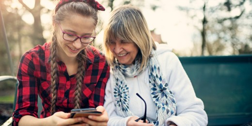 des idées pour les grands-mères et grands-pères pour se rapprocher des petits-enfants devenus ados