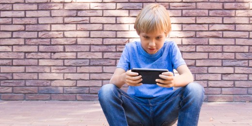 Fort de son succès, le jeu vidéo Fortnite entraîne dans son sillage un lot de polémiques et d’inquiétudes
