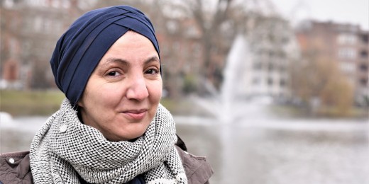 Rencontre avec Kamar Takkal, mère de trois enfants et participante aux ateliers&nbsp;La face cachée du clic&nbsp;de la Ligue des familles