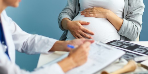 Gynécologue et sage-femme ont chacun leur spécificité et sont complémentaires
