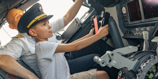 ces enfants de 7 à 10 ans sont monomaniaques, avec comme point commun d’avoir du mal à aller voir ce qu’il se fait ailleurs, jusqu’à parfois se couper un peu des copains et copines