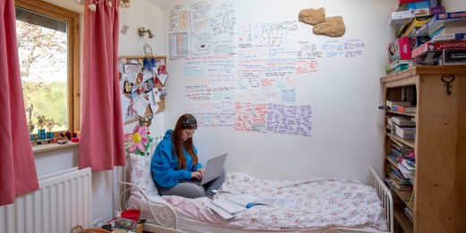 L'ado et sa chambre, véritable sanctuaire à respecter