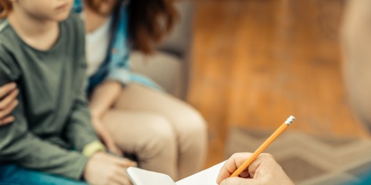 Les familles endeuillées n’ont pas accès aux soins psychologiques adaptés à leurs besoins