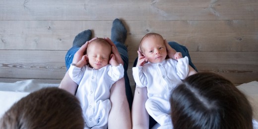 Des aides existent-elles pour les parents de jumeaux ou de triplés ?