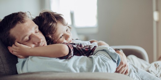 Gérer la période de l’attachement plus exclusif d'un tout-petit à l’un ou l’autre parent