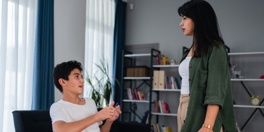 « Mes enfants sont les traducteurs. Tout le temps »