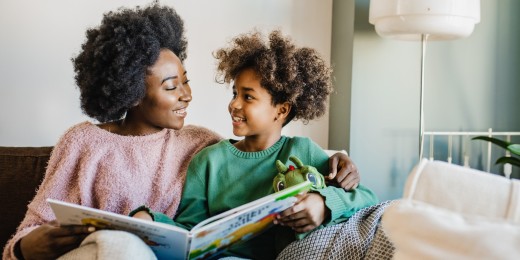 Des pistes pour continuer à vivre ce moment de partage qu’est la lecture à voix haute avec vos enfants de plus en plus grands