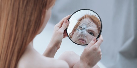 Les «&nbsp;dysmorphies corporelles&nbsp;» ou quand un défaut inexistant vient pourrir la vie d’un·e ado