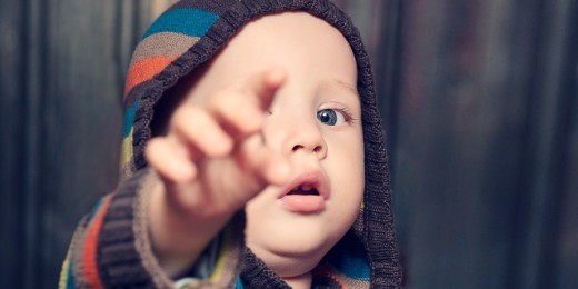 Tout est découverte pour le bébé de 9 mois
