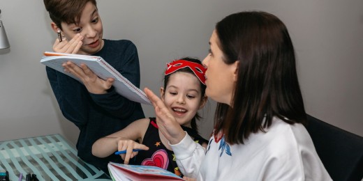 La Ligue des familles s'oppose fermement à toute réduction des congés parentaux