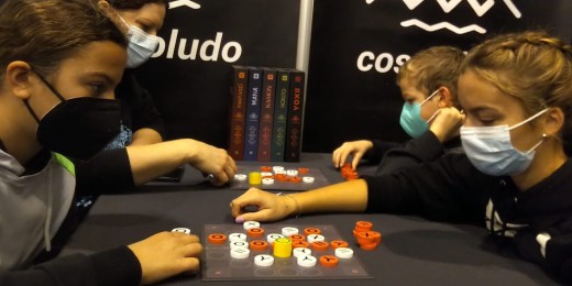 YOXII, un jeu de société de stratégie et de réflexion, coup de cœur du Ligueur
