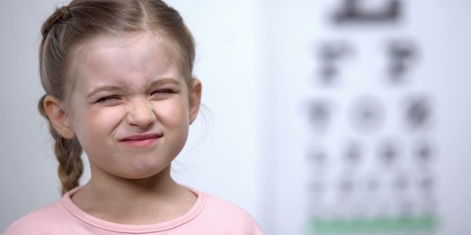 La myopie touche aussi les enfants, des signes peuvent aider à la détecter