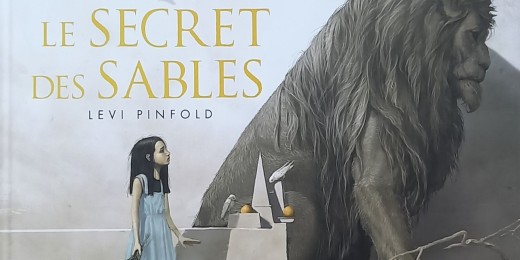 Livre jeunesse Le secret des sables, de Levi Pinfold et Bébés Bambins sourds bouquinent