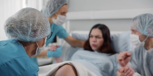 Lutte contre les violences obstétricales : il est temps d’avancer