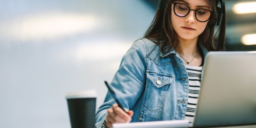 La réforme des allocations d’études&nbsp;est-elle enterrée ?