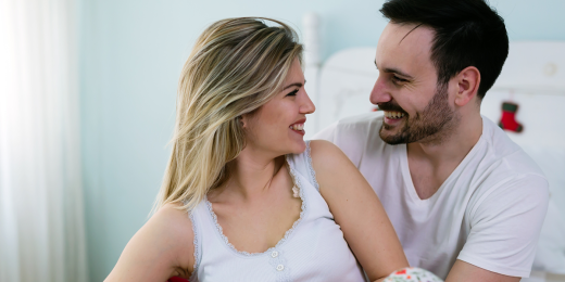 Des parents crevés, cernés et à l’écoute de leurs enfants mais qui ont besoin eux aussi de se retrouver en couple