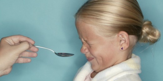 Des astuces pour vous faciliter la tâche au moment de donner un médicament à son enfant