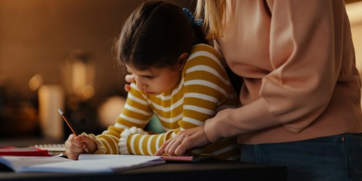 Préparer les devoirs avec son enfant