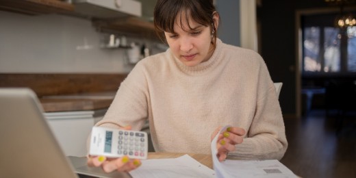 Les élèves exclus du qualifiant sont aussi exclus de leur droit à une bourse d’études