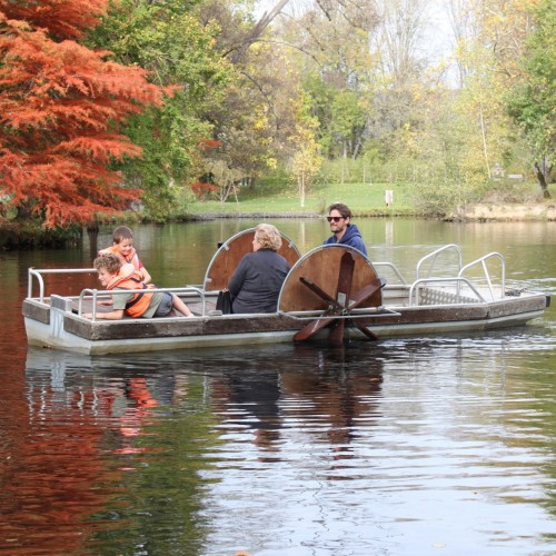 Barques et mini golf pour une journée de détente en famille