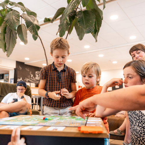Joie de vivre et de jouer en famille dans les Auberges Jeunesse