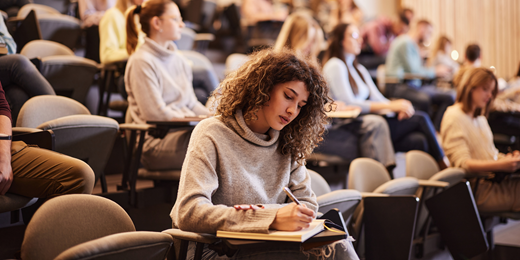 Combien d'étudiants du supérieur privés de poursuivre leurs études ?