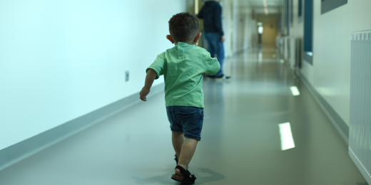En Belgique, entre 15 000 et 20 000 enfants sont privés d’un parent en détention