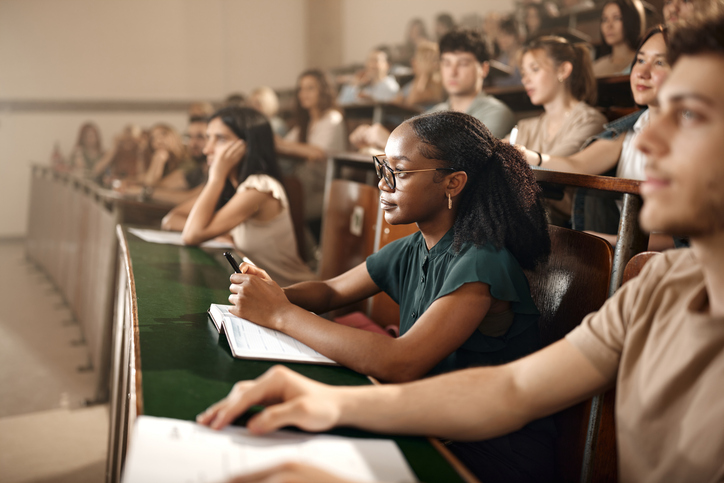 Etudiants en cours en haute école