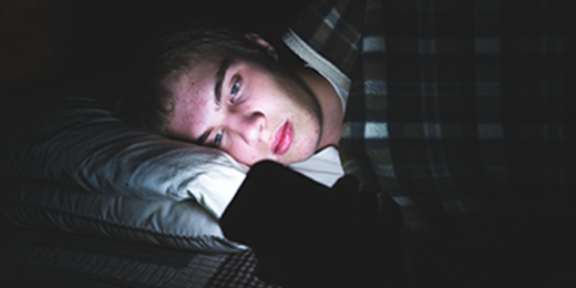 Najat Bouzalmad, hygiéniste du sommeil, propose un mode d’emploi pour améliorer l'état de léthargie de l'ado