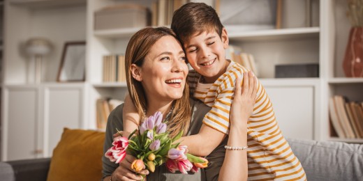 Fêtes des mères 2026 - Un bouquet de fleurs ou une affiliation à la Ligue des familles