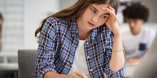 Votre enfant a-t-il droit à une bourse d’études&nbsp;secondaires ?
