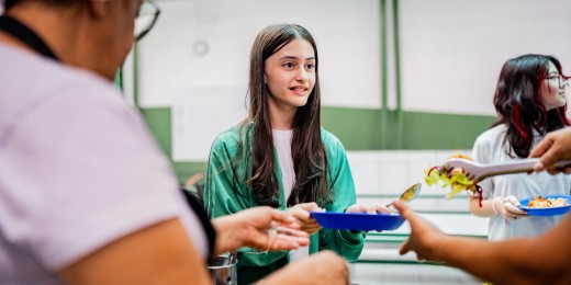 Repas scolaires : quand la ministre Glatigny refuse de faire face aux conséquences de ses décisions