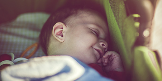 Le sommeil des tout-petits est un sujet qui génère de l'inquiètude chez les parents